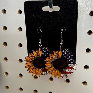 Sunflower earrings. Jewelry. American Flag. Patriotic.Just in time for the 4th!!